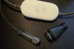 Nouveau connecteur BeemBox Hoymiles BC05 BR3M-02